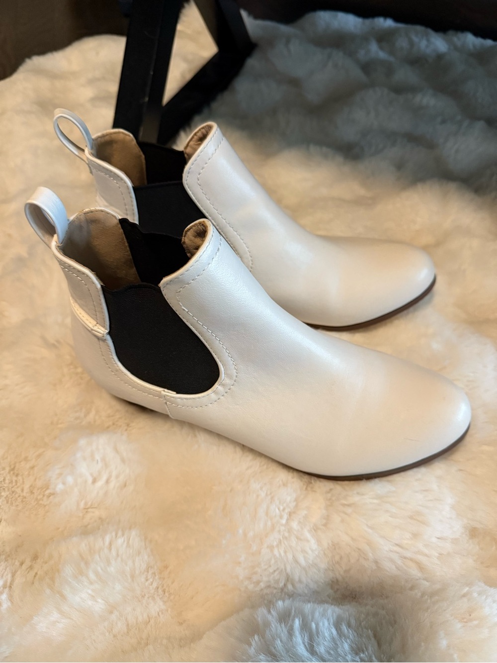 Chase + Chloe White Chelsea Ankle Boots with Black Elastic